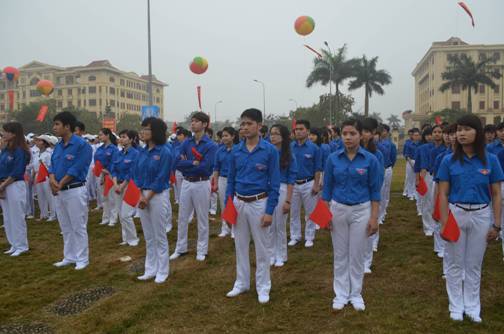 Tình yêu tổ quốc, yêu đất nước được thể hiện trong từng suy nghĩ, hành động, việc làm của mỗi bạn trẻ.