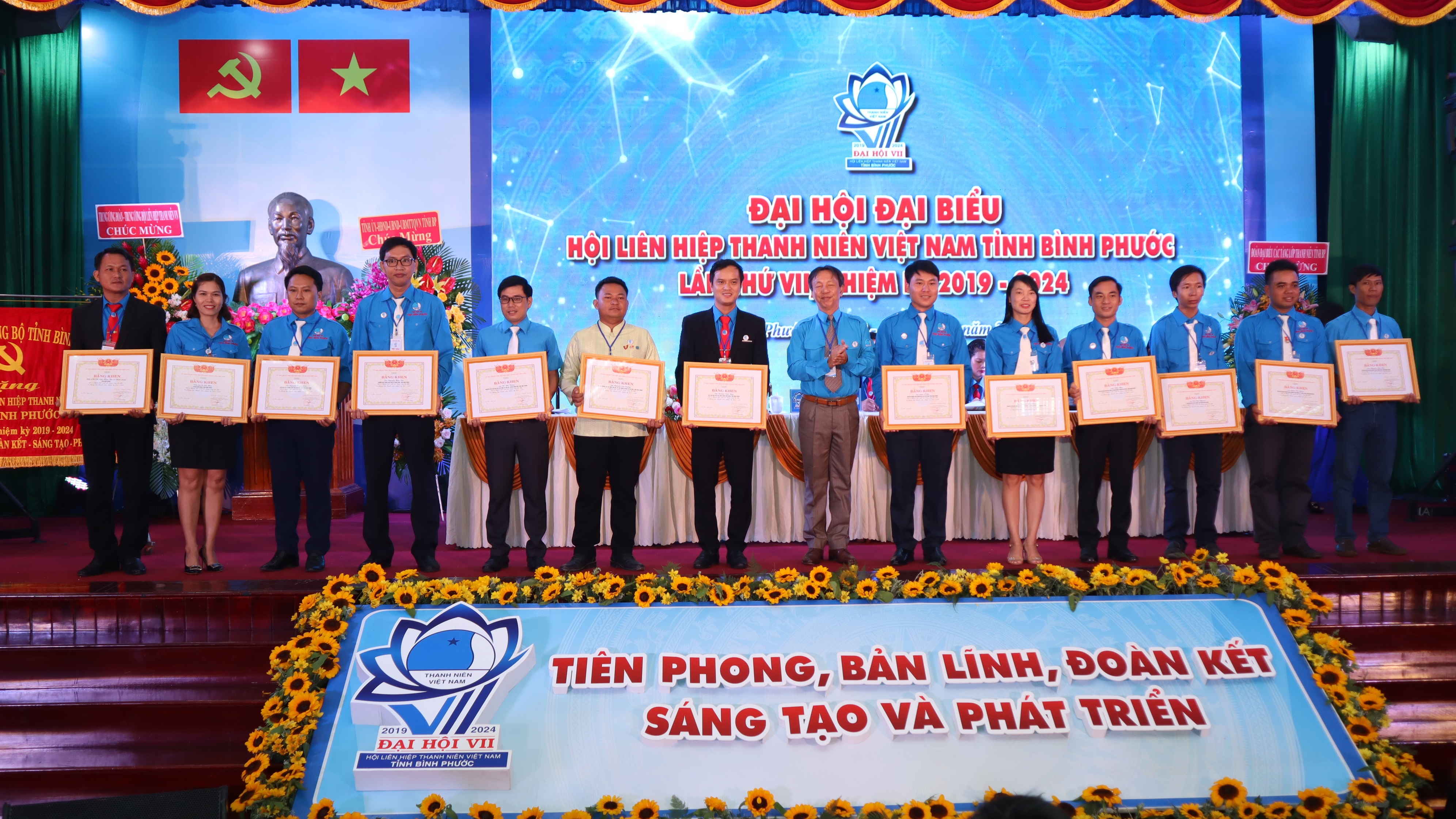 Anh Mai Xuân Tuân tiếp tục được bầu làm Chủ tịch Hội LHTN Việt Nam ...