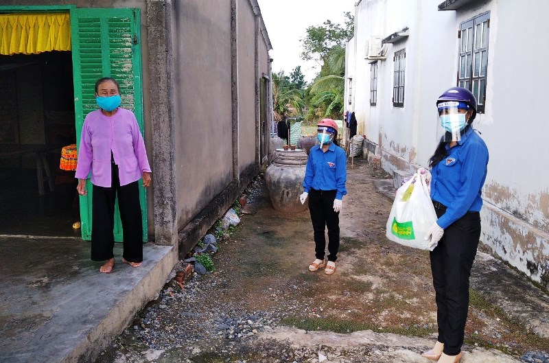 Chuyện về những shipper áo xanh đi chợ thu mua nông sản giúp dân  Xã  hội  Vietnam VietnamPlus