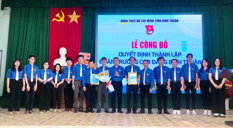 Công bố quyết định thành lập Đoàn trường Cao đẳng Bình Thuận