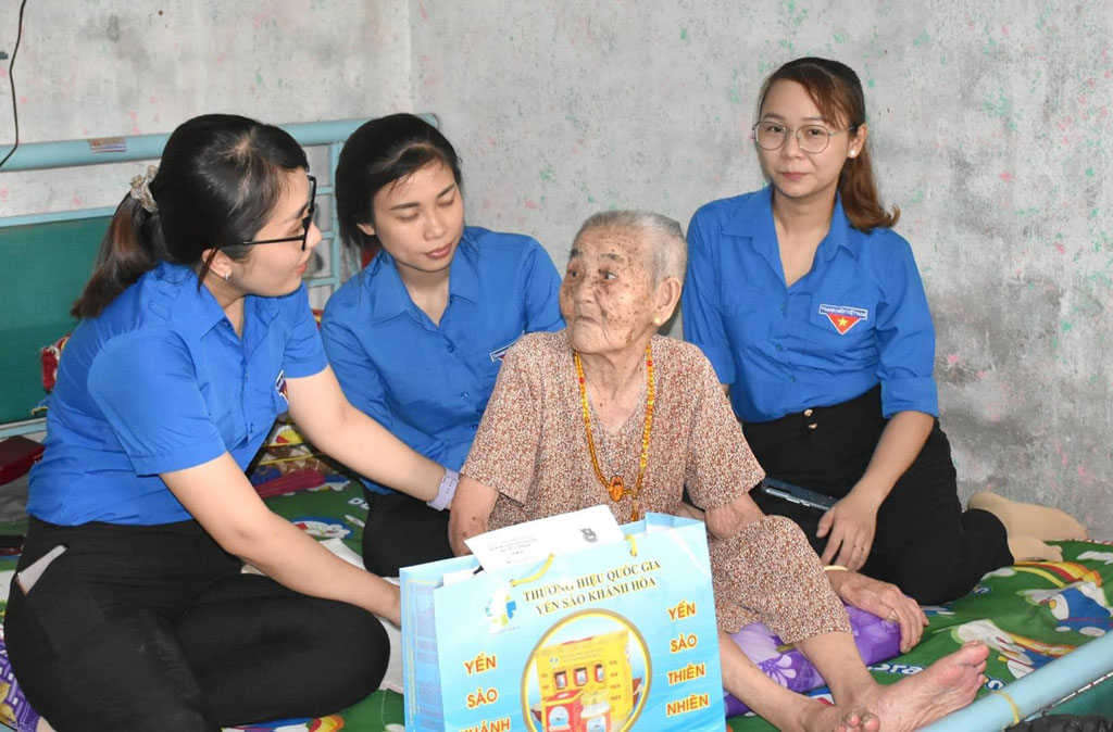 Phát huy giá trị truyền thống trong xây dựng gia đình Việt Nam ấm no hạnh  phúc tiến bộ văn minh  Tạp chí Cộng sản