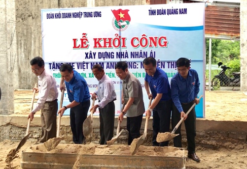  Lễ khởi công xây dựng nhà nhân ái tặng mẹ VNAH Nguyễn Thị Huề tại thôn 1 Thái Sơn, xã Điện Tiến, huyện Điện Bàn, tỉnh Quảng Nam