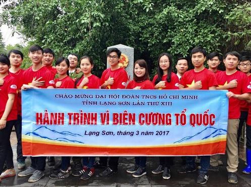 ĐVTN thăm, ôn lại truyền thống và vệ sinh cột mốc tại Đồn biên phòng Bảo Lâm, huyện Cao Lộc