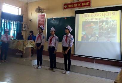  Liên đội THCS Lý Nam Đế tổ chức chương trình “Theo dòng lịch sử”