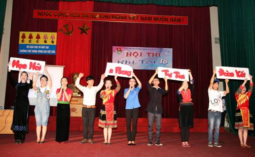 Phần thi “18 xuất hiện” của đội dự thi trường PT Vùng Cao Việt Bắc