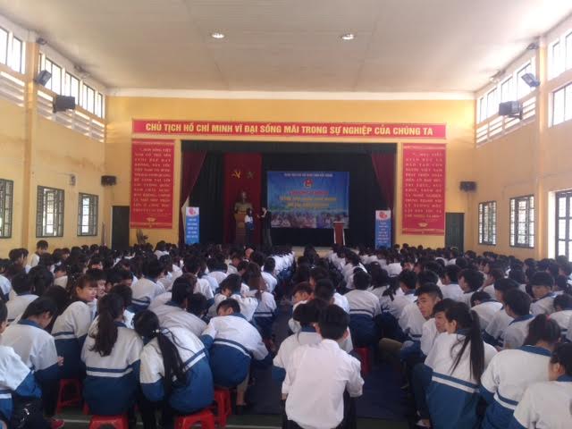 Hơn 400 em học sinh lớp 12 được tư vấn nghề nghiệp, việc làm tại trường THPT Lạng Giang số 1