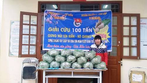 Điểm bán gừng ủng hộ bà con huyện Xín Mầm, tỉnh Hà Giang tại trụ sở Đoàn thanh niên phường Tân Lập