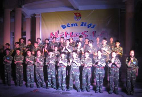 Các chiến sỹ giao lưu Đêm hội Nhớ mãi SIA – chia tay lớp học kỳ quân đội