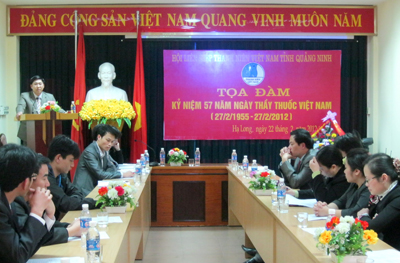 Đồng chí Lê Mạnh Cường, Phó Bí thư Tỉnh Đoàn phát biểu tại buổi tọa đàm.