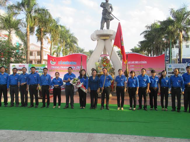 Web.ĐTN: Sáng 3/2, tại Công viên tượng đài Nguyễn Trung Trực, Ban Thường vụ Tỉnh đoàn tổ chức Lễ khởi động Tháng Thanh niên 2015.
