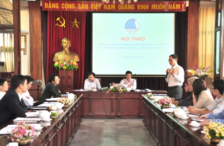 TS Trần Văn Miều phát bểu với Hội thảo