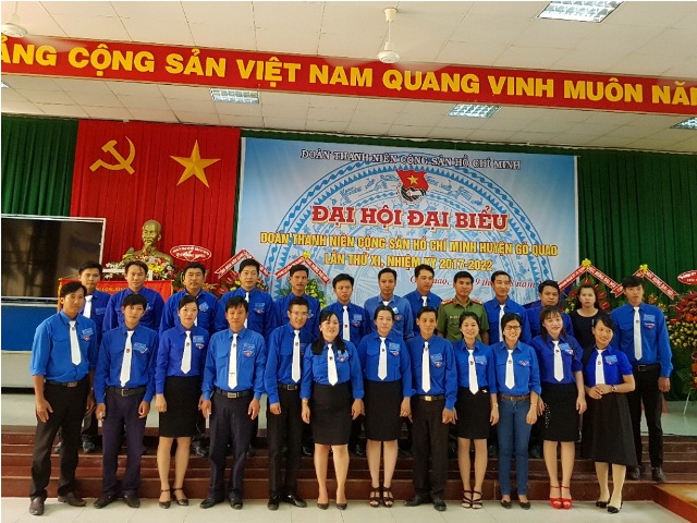 Ban Chấp hành Huyện Đoàn khóa XI, nhiệm kỳ 2017-2022, ra mắt Đại hội.