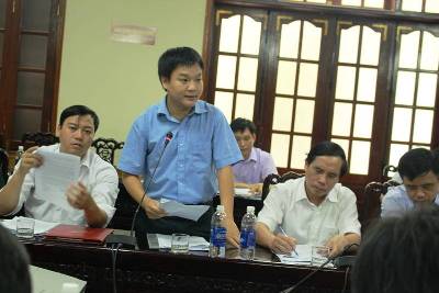 Đồng chí Phạm Tuấn Vinh – Phó Bí thư Tỉnh đoàn trình bày một số đề xuất về công tác hỗ trợ thanh niên