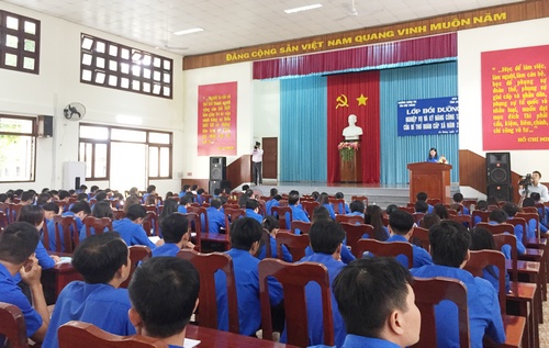 H.3-Quang cảnh Lớp tập huấn CB Đoàn cơ sở năm 2018