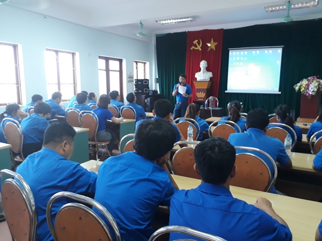 Bắc Giang: Tập huấn nghiệp vụ công tác đoàn và phong trào thanh niên trường học