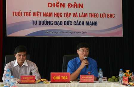 Đồng chí Lê Quốc Phong, Bí thư Trung ương Đoàn phát biểu tại diễn đàn