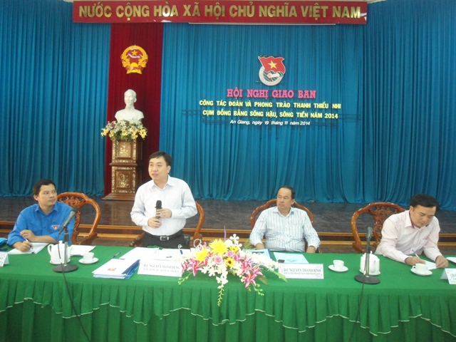 Đồng chí Nguyễn Mạnh Dũng - Bí thư Thường trực Trung ương Đoàn phát biểu chỉ đạo tại hội nghị.