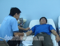 ĐVTN tình nguyện tham gia hiến máu