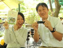 Kana và Makoto, hai tình nguyện viên môi trường người Nhật Bản tại Hội An 