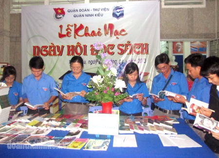 ĐVTN tham gia ngày hội đọc sách do Quận đoàn Ninh Kiều phối hợp Thư viện quận tổ chức
