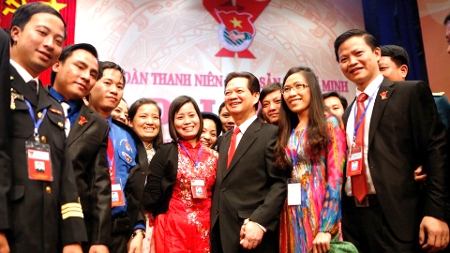 Thủ tướng Nguyễn Tấn Dũng với đại biểu Đoàn TNCS Hồ Chí Minh lần thứ X