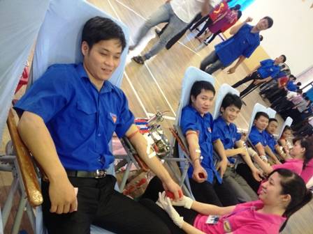 ĐVTN tỉnh Tuyên Quang tham gia hiến máu tại Ngày hội hiến máu tình nguyện  “Hành trình đỏ” - “Kết nối dòng máu Việt”.