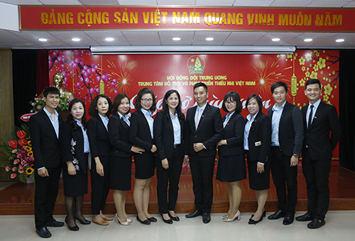 Ban Giám đốc, các đồng chí cán bộ Trung tâm Hỗ trợ và Phát triển thiếu nhi Việt Nam