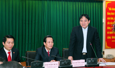 Đồng chí Nguyễn Đắc Vinh,Bí thư thứ nhất Trung ương Đoàn phát biểu tại buổi làm việc 
