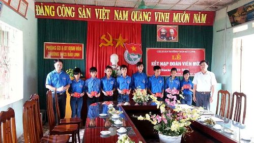 Chi đoàn Trường THCS xã Bảo Linh – huyện Định Hóa tổ chức lễ kết nạp đoàn viên cho các em đội viên tiêu biểu