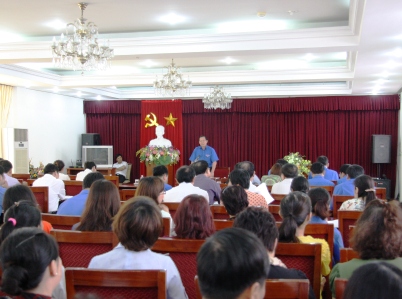 Đồng chí Phan Văn Mãi, Bí thư Thường trực TW Đoàn phát biểu tại hội nghị