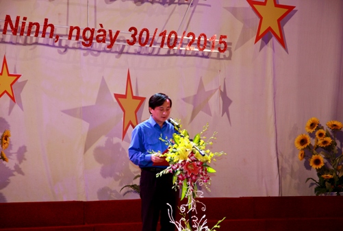 Đ/c Phạm Thanh Tùng - Ủy viên BCH Trung ương Đoàn, Bí thư Tỉnh đoàn Phú Thọ phát biểu khai mạc