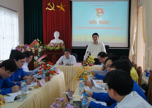 Đồng chí Nguyễn Đắc Vinh- Bí thư thứ nhất BCH Trung ương Đoàn phát biểu kết luận tại hội nghị