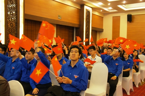 Đại biểu thanh niên hai nước tham dự chương trình giao lưu