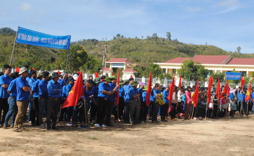 Đông đảo ĐVTN tham gia lễ ra quân Tháng Thanh niên