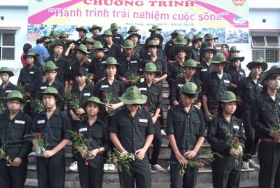 Các em học viên tại lễ ra quân