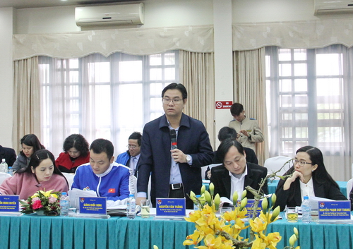 Đại biểu góp ý cho dự thảo Báo cáo chính trị của BCH Trung ương Đoàn khóa X tại Đại hội Đoàn toàn quốc lần thứ XI