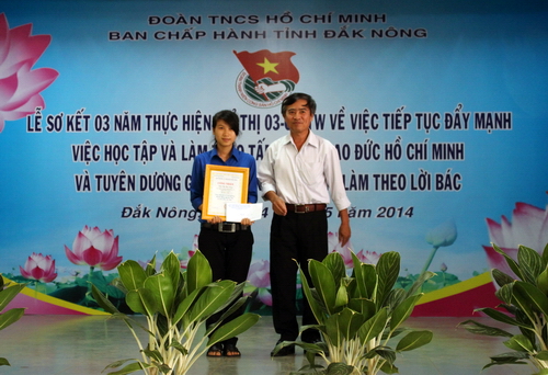 Trần Thị Kim Dung – thí sinh đạt giải nhất Cuộc thi vết về  tấm gương thanh thiếu nhi học tập và làm theo lời Bác