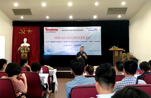 Tại hội nghị, Nhà báo Nguyễn Thanh Lâm, Cục trưởng Cục phát thanh truyền hình và thông tin điện tử đã chia sẻ về những thách thức của ngành báo chí trong thời kỳ bùng nổ của mạng xã hội, những xu hướng phát triển của mạng xã hội và báo chí trong thời gian tới