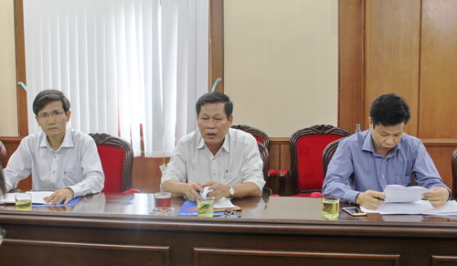 Đ/c Nguyễn Bốn – Chủ tịch UBND tỉnh (giữa) chủ trì buổi làm việc