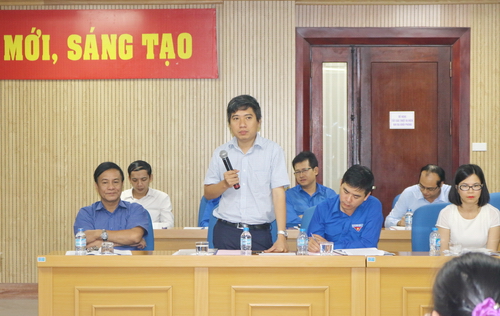 Đồng chí Nguyễn Việt Quế Sơn - Phó Bí thư Thành đoàn TP HCM chia sẻ những khó khăn cùng những giải pháp, cách làm hiệu quả trong công tác cán bộ của Thành đoàn TP HCM