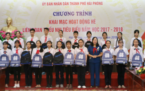 Trong khuôn khổ chương trình, Ban Tổ chức đã tuyên dương 77 đội viên, thiếu niên, nhi đồng có thành tích xuất sắc trong học tập, rèn luyện và công tác Đội