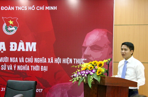 Đồng chí Nguyễn Ngọc Lương - Bí thư Trung ương Đoàn phát biểu đề dẫn buổi tọa đàm