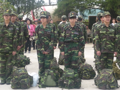 Các chiến sỹ trẻ tại buổi xuất quân chuẩn bị lên đường