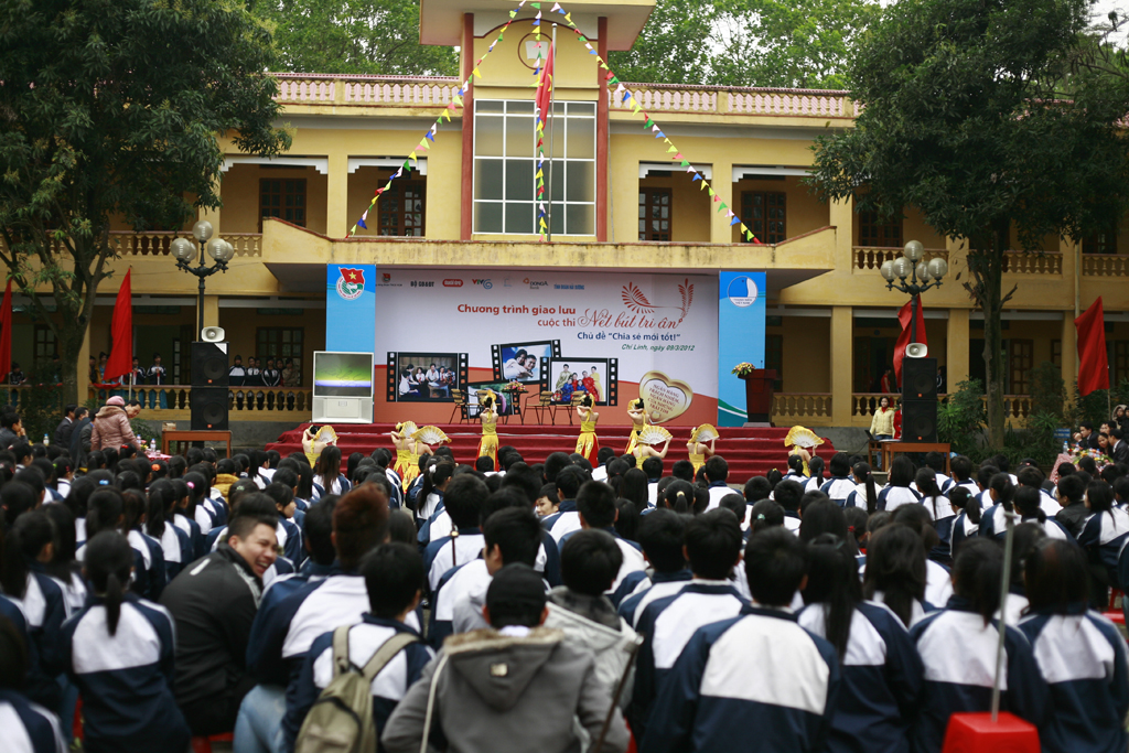Đông đảo học sinh trường THPT Chí Linh tham gia chương trình