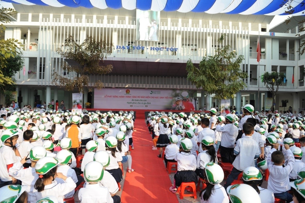 20.000 trẻ em trên địa bàn Hà Nội và các tỉnh thành lân cận được nhận mũ bảo hiểm miễn phí 