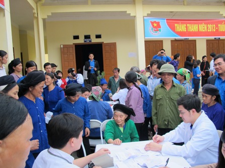 Khám bệnh, phát thuốc miễn phí cho nhân dân huyện Pác Nặm, tỉnh Bắc Kạn