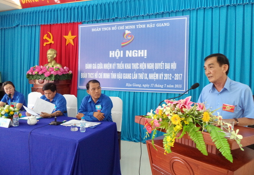 Đồng chí Đinh Văn Chung – Phó Bí thư Thường trực Tỉnh ủy, Chủ tịch HĐND tỉnh phát biểu chỉ đạo tại hội nghị