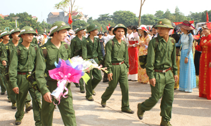 Vĩnh Phúc làm tốt công tác tuyên truyền, vận động tiễn đưa tân binh lên đường nhập ngũ đợt 1 năm 2013.