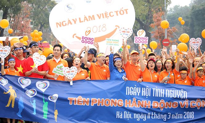 Trong chương trình đã diễn ra hoạt động đi bộ vì cộng đồng quanh hồ Hoàn Kiếm. Với mỗi người tham gia Ban tổ chức sẽ góp 100.000 đồng vào việc thực hiện chương trình an sinh xã hội