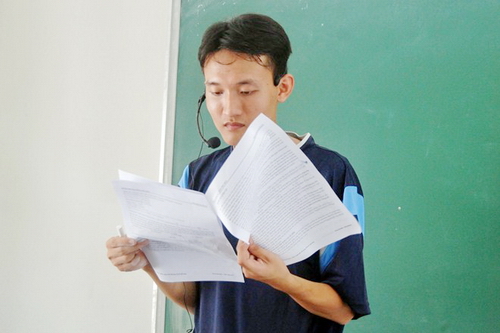 Hoàng Đình Quang đứng lớp ôn thi đại học